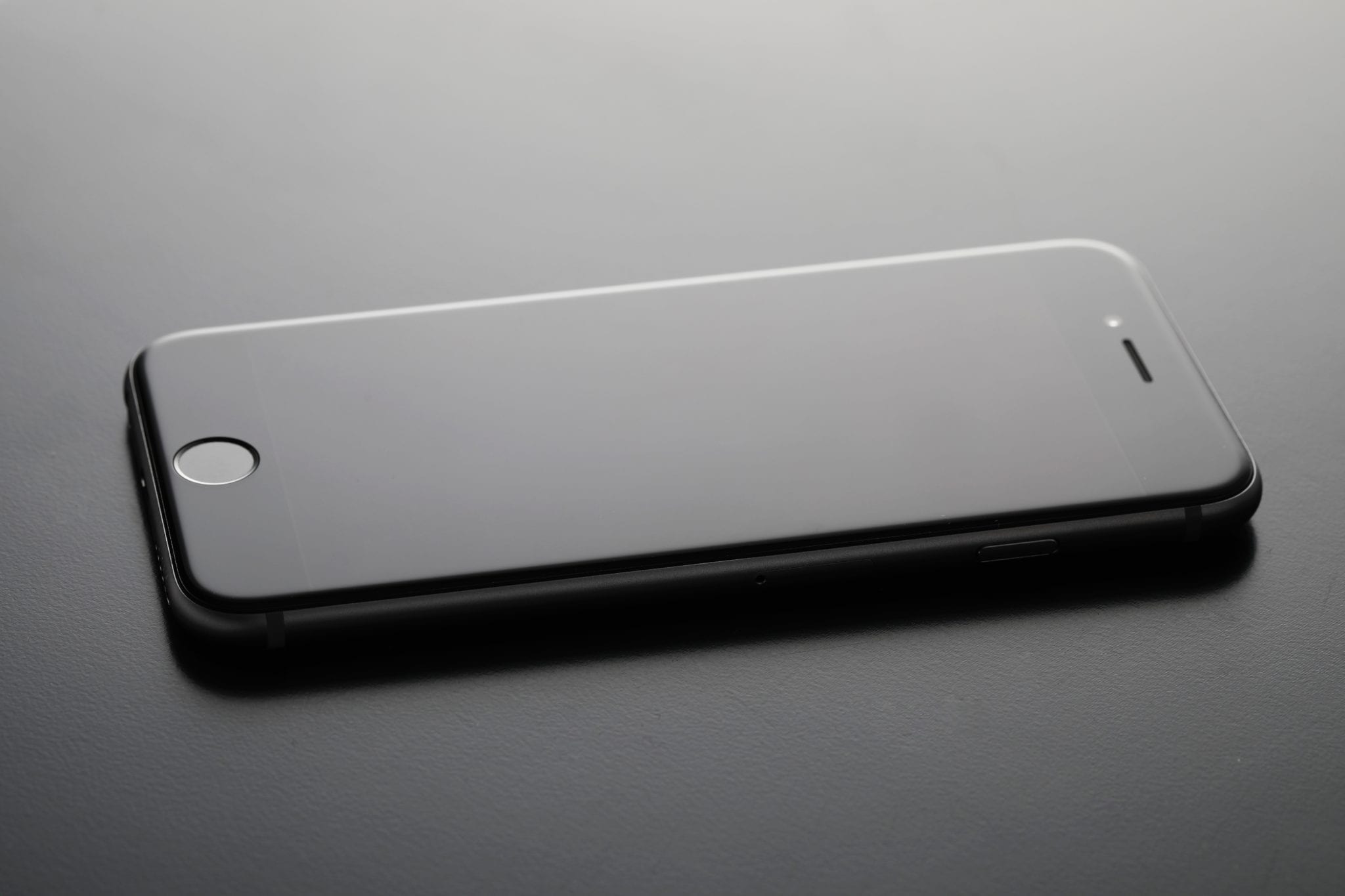 black iphone